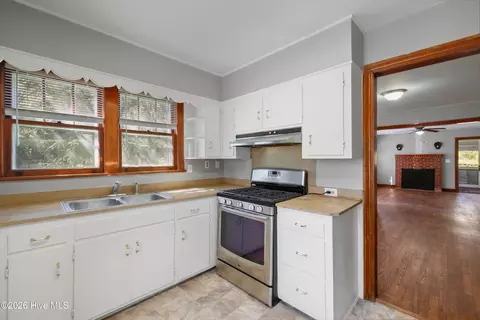 Kitchen - 1602 Heard Ave, Augusta, GA 30904 photo 3 of 3