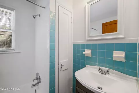 Bath - 1602 Heard Ave, Augusta, GA 30904 photo 1 of 3