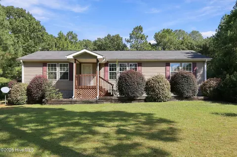 106 Deer Trail Ln, Carthage, NC 28327