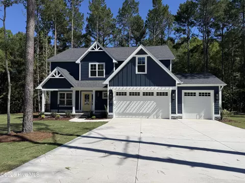 594 Belcroft Dr, Carthage, NC 28327
