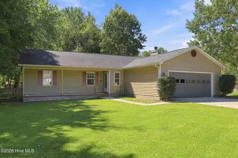 262 S Creek Dr, Jacksonville, NC 28540