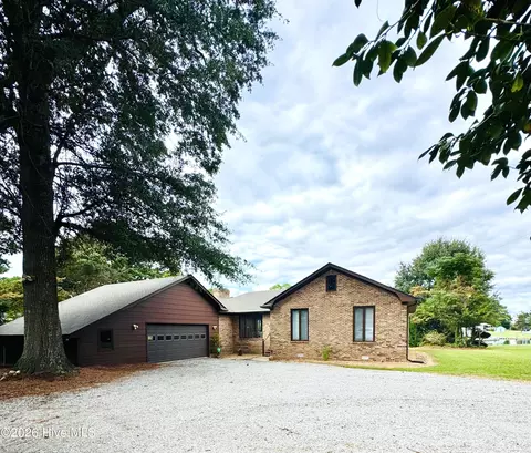 2128 Rivershore Rd, Elizabeth City, NC 27909