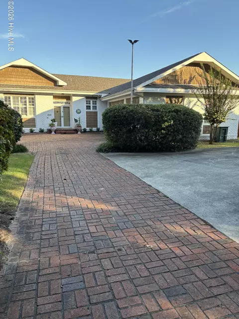8120 Bald Eagle Ln, Wilmington, NC 28411