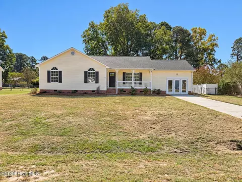 2605 Pine Knoll Dr, Kinston, NC 28504