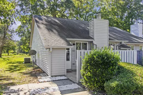 15 Masters Court Dr # A, New Bern, NC 28562