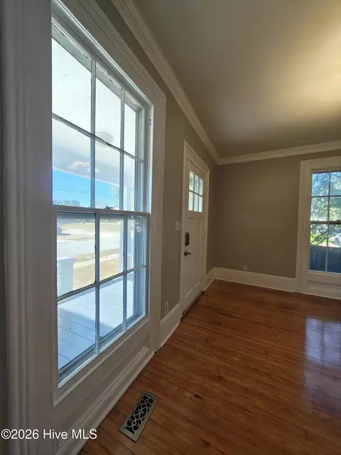 Entry Way - 406-408 E 2nd St, Washington, NC 27889 photo 2 of 4