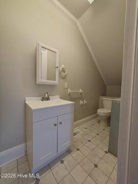 Bath - 406-408 E 2nd St, Washington, NC 27889 photo 1 of 4