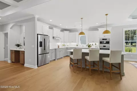 Kitchen - 212 E Winding Way, Wallace, NC 28466 photo 2 of 10
