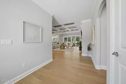 Entry Way - 212 E Winding Way, Wallace, NC 28466 photo 2 of 5