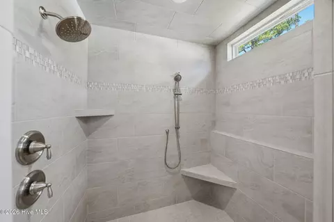 Bath - 212 E Winding Way, Wallace, NC 28466 photo 4 of 6