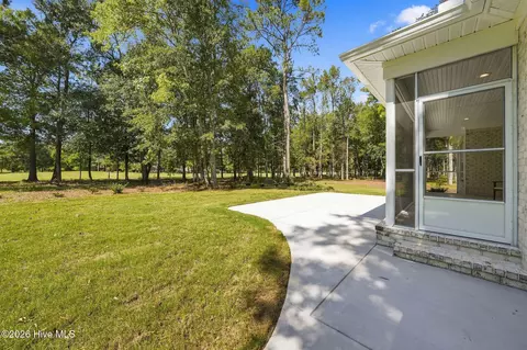 Exterior - 212 E Winding Way, Wallace, NC 28466 photo 4 of 6