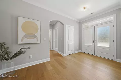 Entry Way - 212 E Winding Way, Wallace, NC 28466 photo 1 of 5