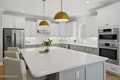 Kitchen - 212 E Winding Way, Wallace, NC 28466 photo 5 of 10