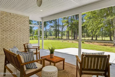 Exterior - 212 E Winding Way, Wallace, NC 28466 photo 6 of 6