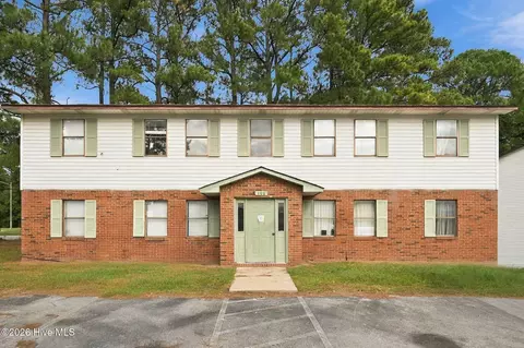 108 Ravenwood Dr, Jacksonville, NC 28546