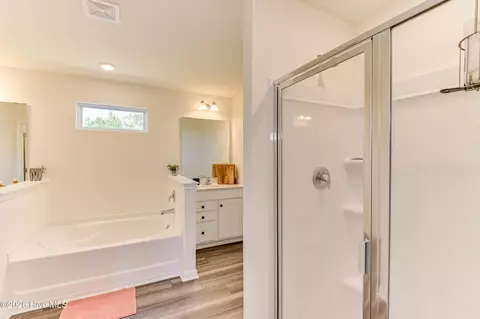 Bath - 339 Suncrest Ct, Augusta, GA 30906 photo 1 of 3