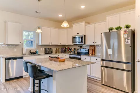 Kitchen - 339 Suncrest Ct, Augusta, GA 30906 photo 4 of 6