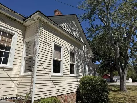 Exterior - 209 Lee St, Thomson, GA 30824 photo 7 of 10