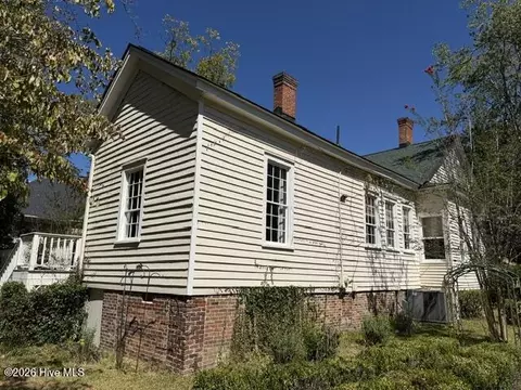 Exterior - 209 Lee St, Thomson, GA 30824 photo 6 of 10