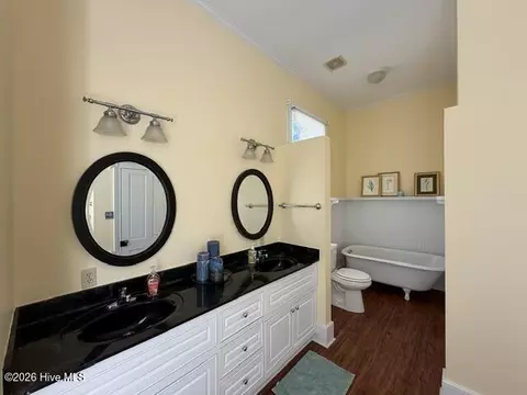 Bath - 209 Lee St, Thomson, GA 30824 photo 1 of 3