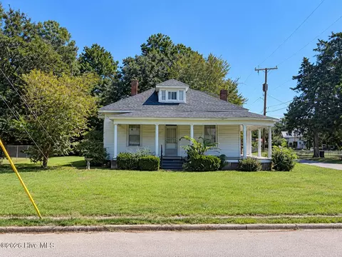 303 S Main St, Kelford, NC 27847