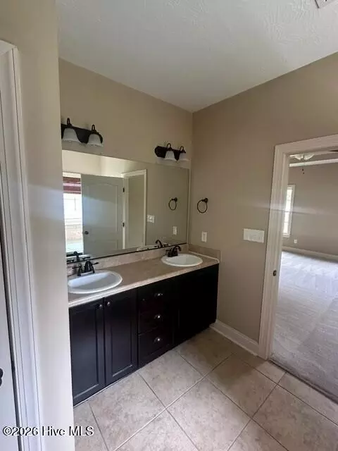 Bath - 4148 Elders Dr, Augusta, GA 30909 photo 2 of 6