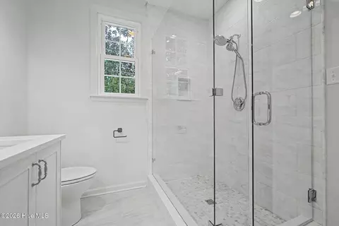 Bath - 2911 Lombardy Ct, Augusta, GA 30909 photo 2 of 3