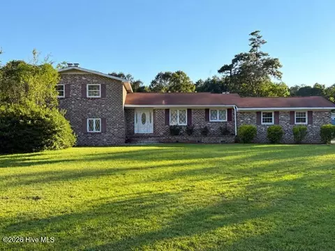 99 W Cornwallis Rd, Riegelwood, NC 28456