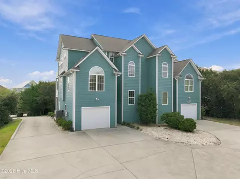 9936 Louise Howard Ct #EAST, Emerald Isle, NC 28594