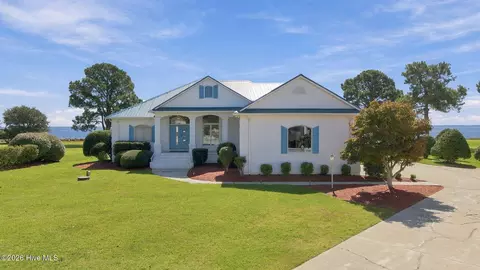6022 Dolphin Rd, Oriental, NC 28571