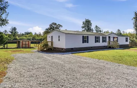 185 Boney Rd, Rose Hill, NC 28458
