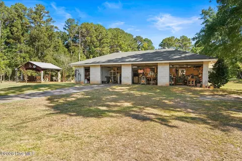 Exterior - 5666 Virginia Ave, Thomson, GA 30824 photo 7 of 11