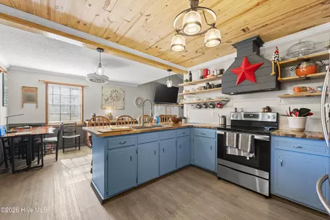 Kitchen - 5666 Virginia Ave, Thomson, GA 30824 photo 3 of 3