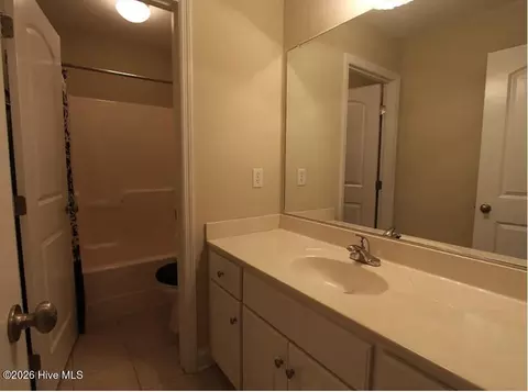 Bath - 307 Buxton Ln, Evans, GA 30809 photo 2 of 2