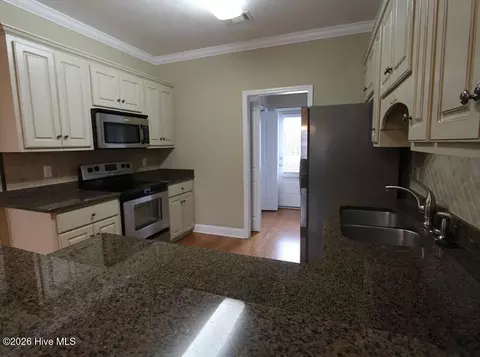 Kitchen - 307 Buxton Ln, Evans, GA 30809 photo 2 of 2