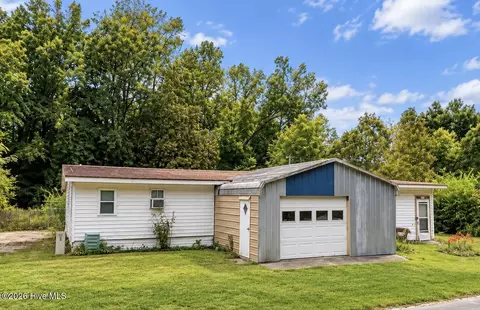 139 Sawyer Rd, Bayboro, NC 28515
