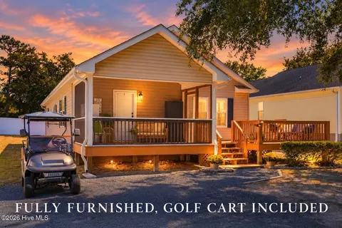 166 NE 5th St, Oak Island, NC 28465