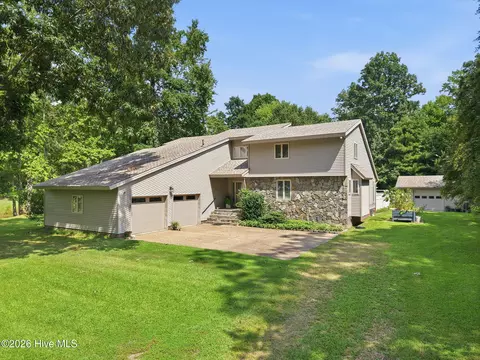 302 Dances Bay Rd, Elizabeth City, NC 27909