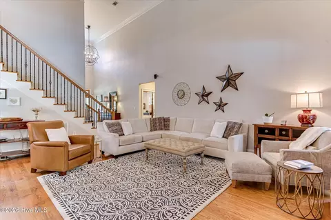 Living - 705 Bishops Cir, Evans, GA 30809 photo 3 of 3