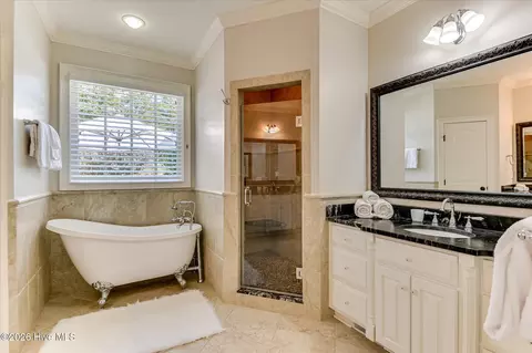 Bath - 705 Bishops Cir, Evans, GA 30809 photo 1 of 8