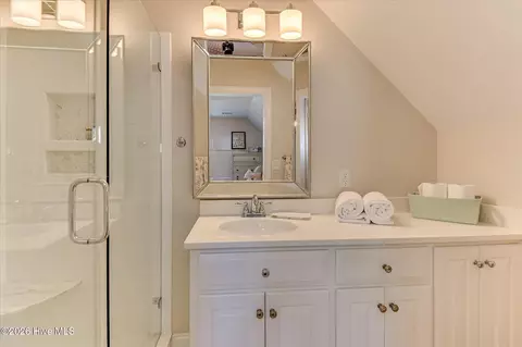 Bath - 705 Bishops Cir, Evans, GA 30809 photo 6 of 8