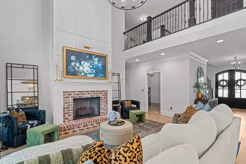 Living - 522 River Oaks Ln, Evans, GA 30809 photo 4 of 4