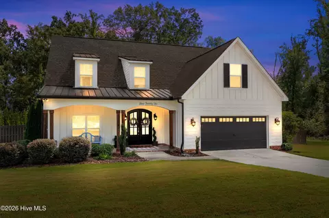 522 River Oaks Ln, Evans, GA 30809