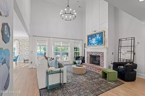 Living - 522 River Oaks Ln, Evans, GA 30809 photo 1 of 4