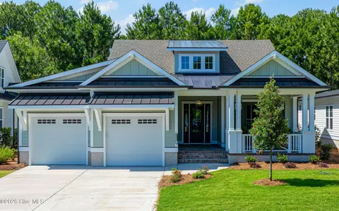3860 Reserve Club Dr, Southport, NC 28461