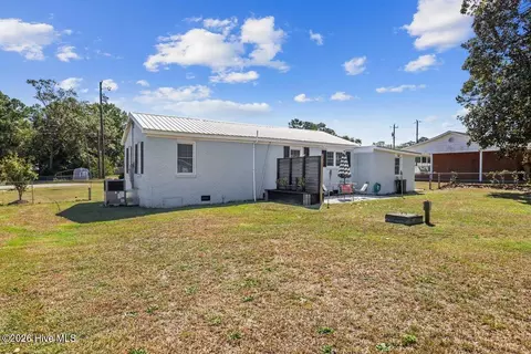 Exterior - 105 Nancy Dr, Dudley, NC 28333 photo 4 of 7