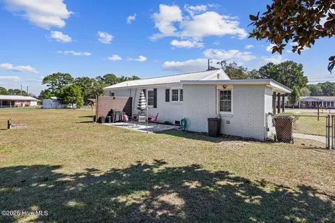 Exterior - 105 Nancy Dr, Dudley, NC 28333 photo 6 of 7