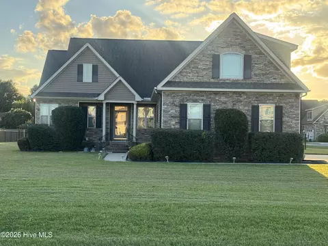 205 Glenn Laurel Dr, Pikeville, NC 27863