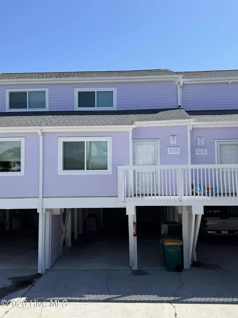 804 Pelican Ct, Kure Beach, NC 28449