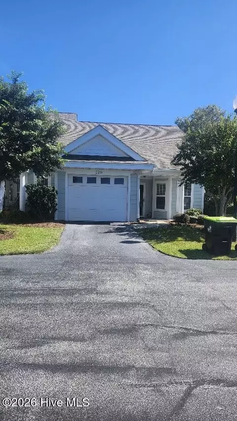 125 Willow Pond Dr, Morehead City, NC 28557